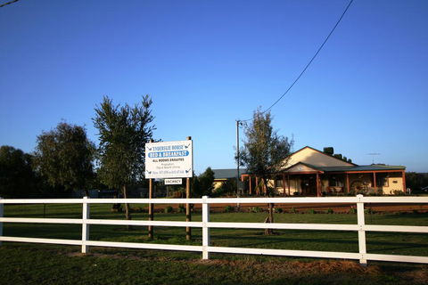 Enderslie House Bed & Breakfast - Dentist Find 2