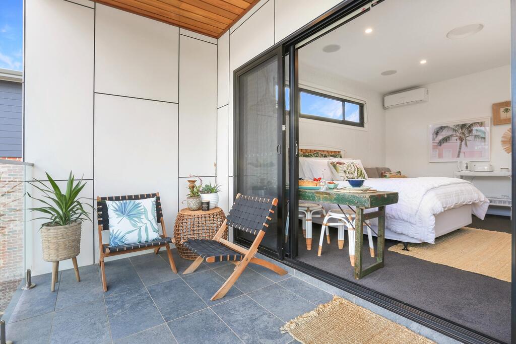 Eternity 141 - Room with private bathroom balcony bed  breakfast