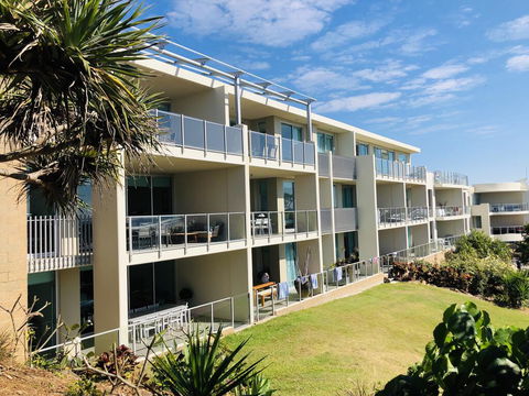 EXTRA LARGE 2 Bed Apartment - 3 Pools And Spa - Mountain View - BEACHFRONT LOCATION CABARITA BEACH - Dentist Search 3