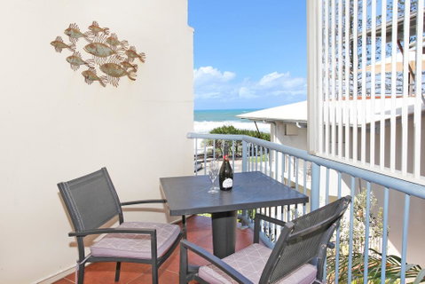FABULOUS BEACHFRONT POSITION - Dentist Search 1