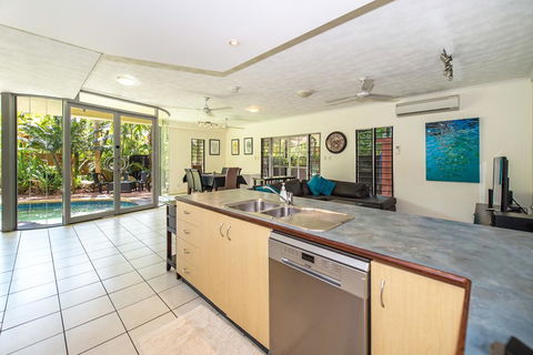 Fannie Bay Art House - Dentist Search 0