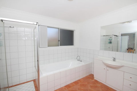 FANTASTIC HOLIDAY UNIT IN A PERFECT LOCATION - Dentist Find 1