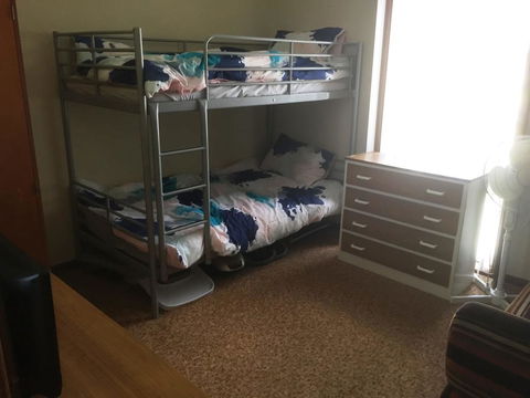 Flat 2, 42 McMillan Rd - Dentist Find 2