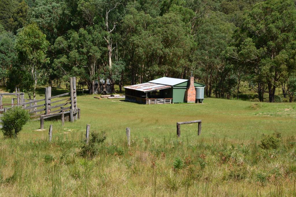 Four Bull Hut