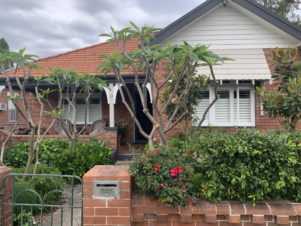 Frangipani House Cooks Hill