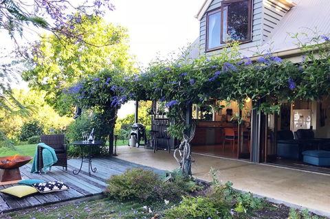 French Cottage & Loft - Dentist Search 2