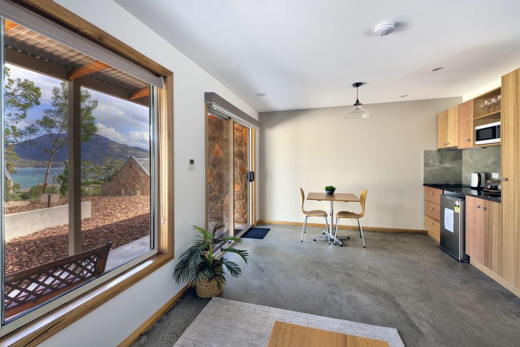 Freycinet Stone Studio 8 - Sandstone