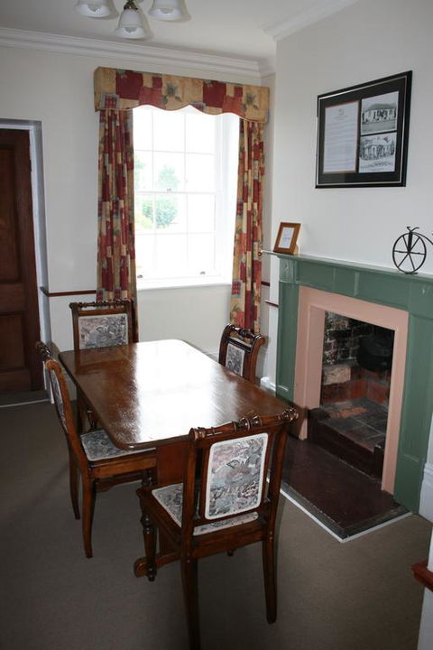 Gaol House Cottages - Dentist Find 2