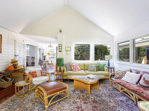 Garden Cottage - Dentist Find 2