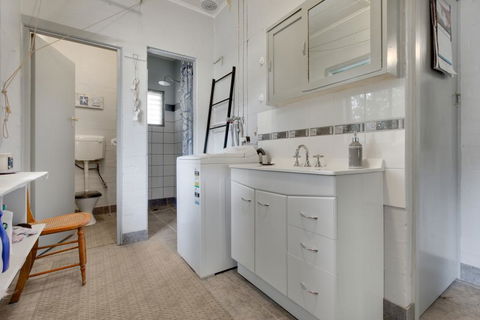 Garnet House - Dentist Find 1