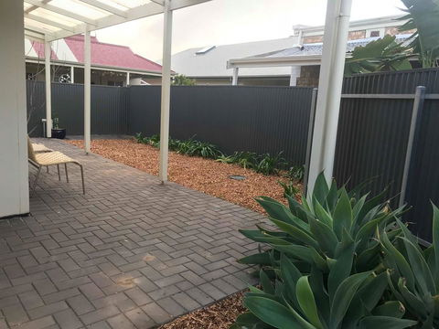 Gawler Townhouse 1 Bedroom - Dentist Search 2