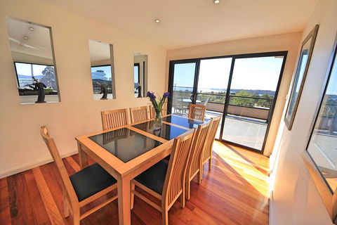Georges Bay Luxury - Dentist Find 2