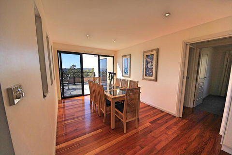 Georges Bay Luxury - Dentist Find 3