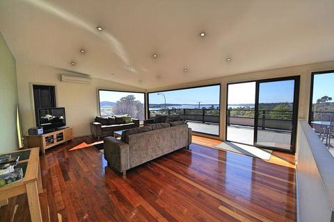 Georges Bay Luxury - Dentist Find 0