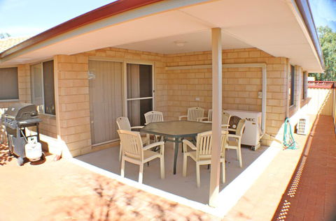 Geraldton Luxury Vacation Home - Dentist Find 1