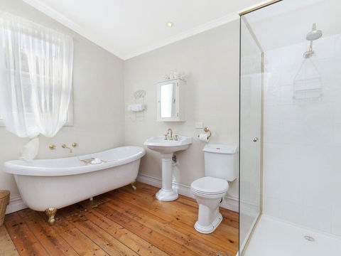 Ginabella - Dentist Search 1