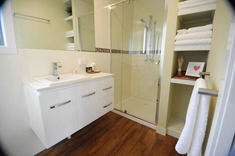 Gisborne Peak Winery Cottages - Dentist Find 3