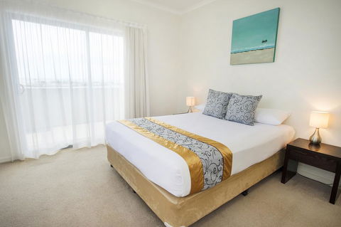 Gladstone City Central Apartment Hotel - Dentist Search 2