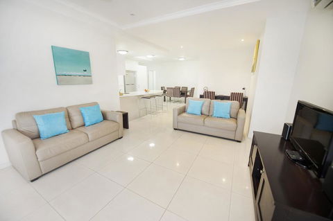 Gladstone City Central Apartment Hotel - Dentist Search 1