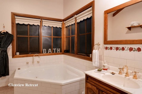 Glenview Retreat Luxury Accommodation - Dentist Find 2
