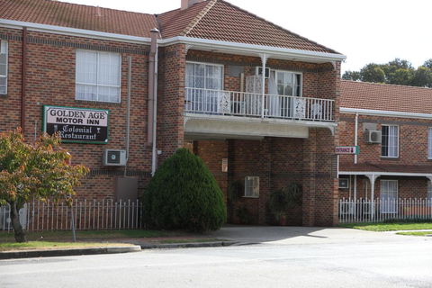 Golden Age Motor Inn - Dentist Search 0