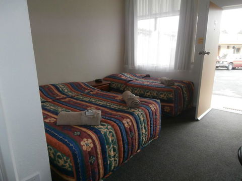 Golden Hills Motel - Dentists Australia 3