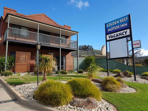 Golden Reef Motor Inn - Dentists Australia 0