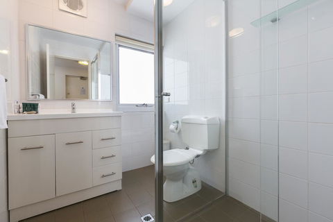 Golden Sands Beach Apartment - Dentist Search 2