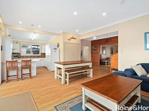 Gone To The Beach - 40 Coogee Ave, The Entrance No - Dentist Search 3