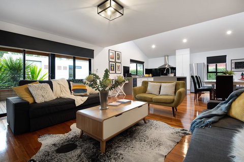 Gorge Vue On Main - Dentist Find 0