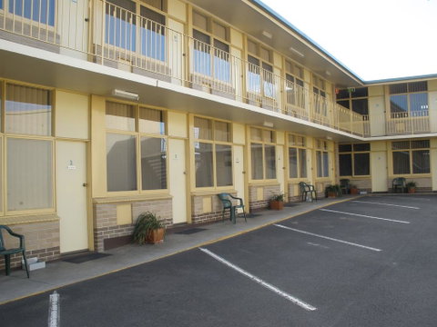 Grand Central Motel - Dentist Search 1