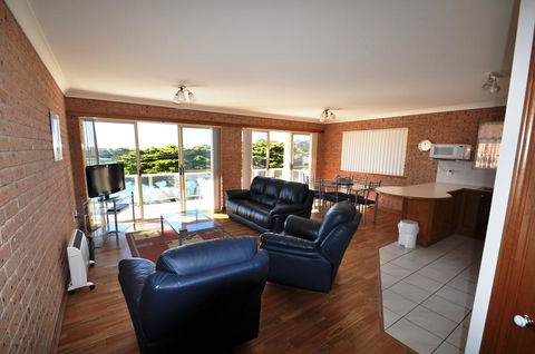 Grand Pacific 1 - Unit 4 - Dentist Find 2