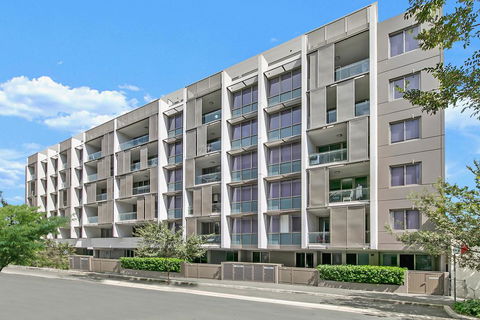 Green Square: Stylish Cozy Apartment In SYDNEY - Dentist Find 1