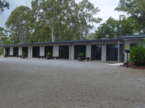 Greenacres Motel / Van Park - Dentist Find 3