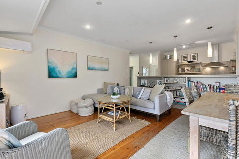 Grevillea - Dentist Search 3