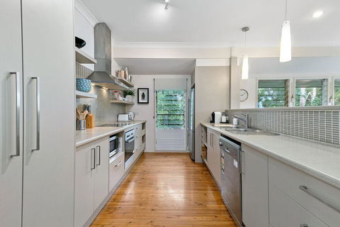 Grevillea - Dentist Search 0