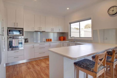 Grey On The Bay - Dentist Search 3