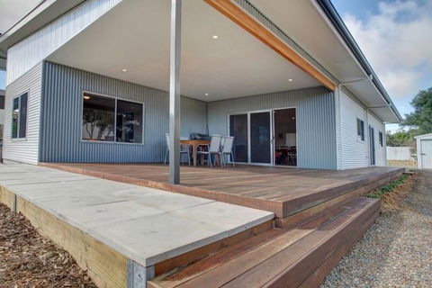 Grey On The Bay - Dentist Search 0