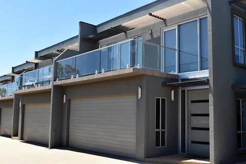 Griffith Prestige Apartments - Dentist Search 0
