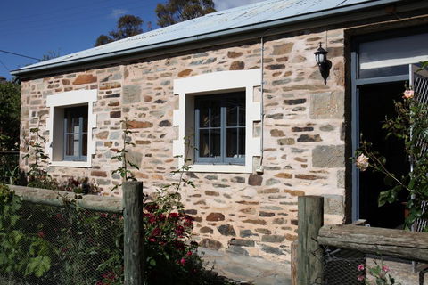 Griffiths Cottage - Dentists Australia 0