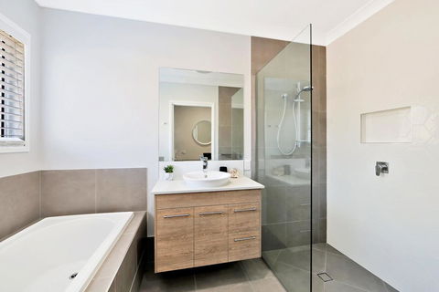 Hamptons @ The Point - Dentist Find 3