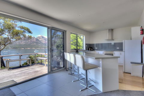 Harbour Master -It Is All About Location! - Dentists Australia 1