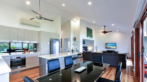 Heliconia 10 Newly Renovated Centrally Located House Hamilton Island - Dentist Search 1