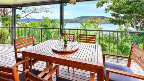 Heliconia 10 Newly Renovated Centrally Located House Hamilton Island - Dentist Search 0
