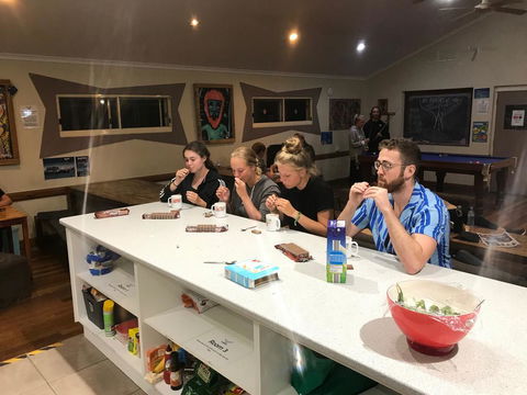 Hervey Bay Flashpackers - Dentist Find 2
