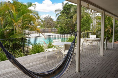 Hervey Bay Flashpackers - Dentist Find 0
