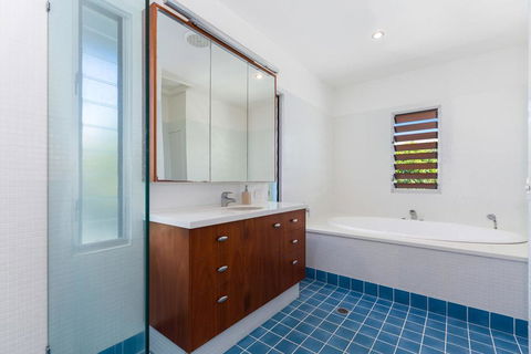 Hidden Escape On Casuarina Beech - Dentist Find 1