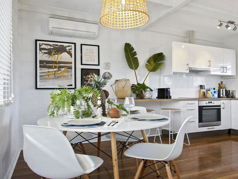 Hola De Mar - Hello From The Sea - Dentist Search 1