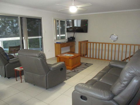 Holiday In Style - Hervey Bay - Dentist Find 3