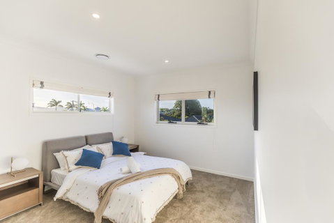 HomePlus -Fabulous Waterfront Dream Holiday House - Dentist Find 3